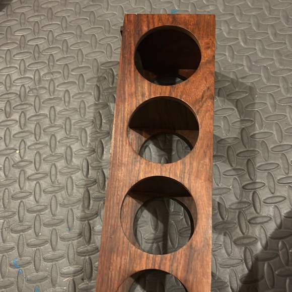 5 bottle holder acaci wood dark brown. Hangs on wall. - Picture 4 of 4